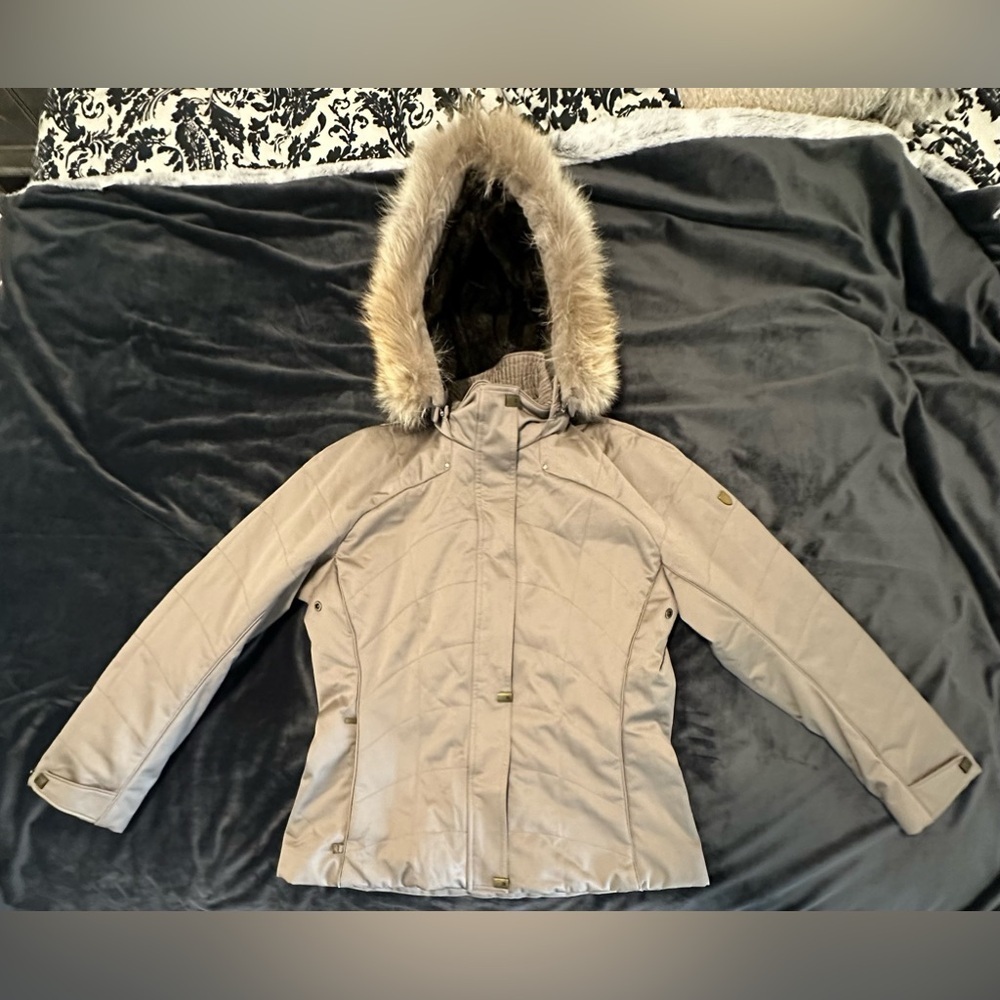 Metropolis Rhapsody Couloir Ski Parka with Fur trim hood, tan color, size 10